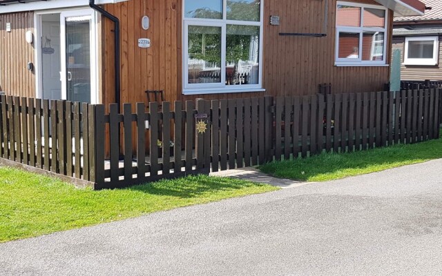 Lena's Place, Dogs Welcome Chalet Bridlington