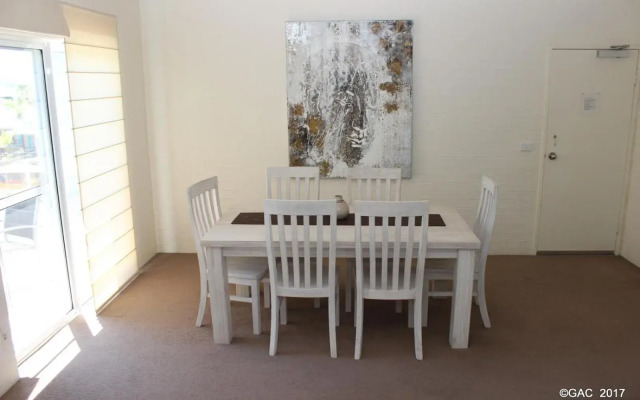 Mollymook Cove Apartments