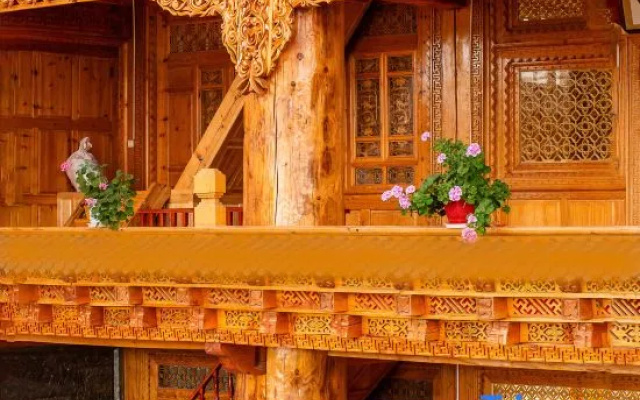 Shangri-La Nongla Yangpi Ecological Manor (Napa Sea Scenic Area) – People – Shangri-La