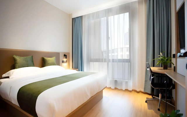 GreenTree Inn Express Shanghai Pudong Lingang New City Yunhan Road