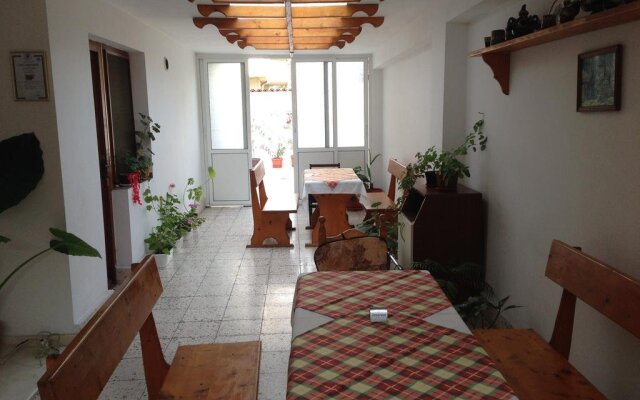Gloria Holiday House