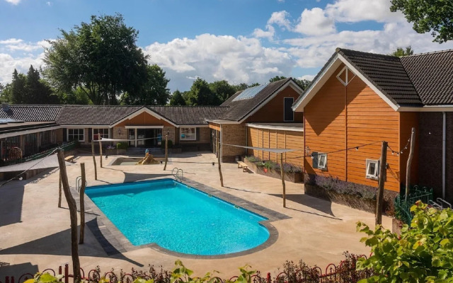 Inviting Villa in Voorthuizen With Garden