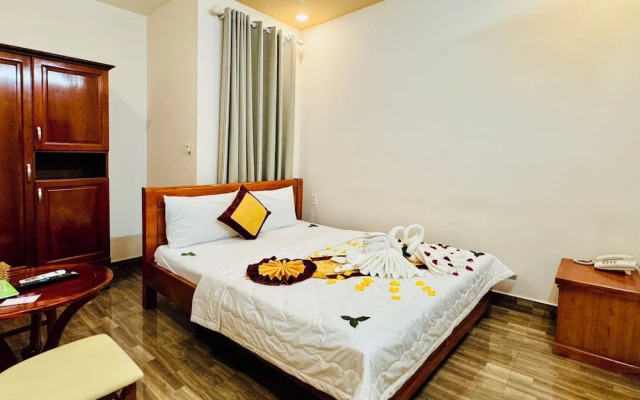 Duc Phuc Hotel