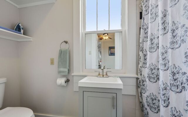 Freret Apartments near Street Car & Tulane