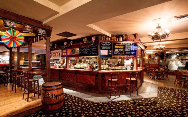 Nightcap at Monash Hotel