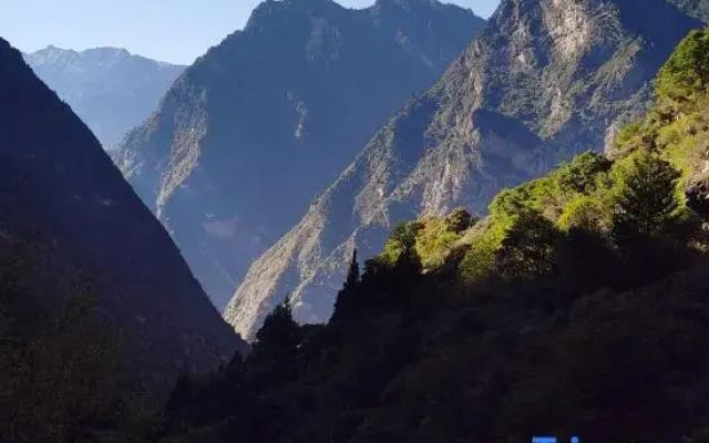 Hailuogou Mountain and Water Hot Spring Hotel