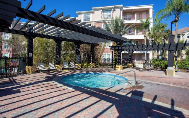 Magnificent 2 Bedroom Apartment Vista Cay Resort 107