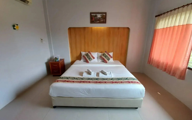 Tanaosri & Creekside Resort