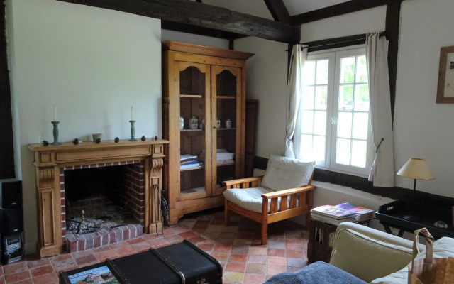 Estate in Normandy With Pool & Tennis Court