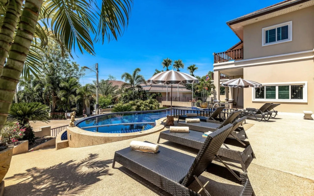 5 Bedroom Pool Villa Close To Town H5