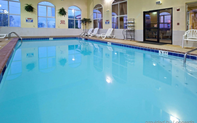 Comfort Inn & Suites Sharonville - Cincinnati North