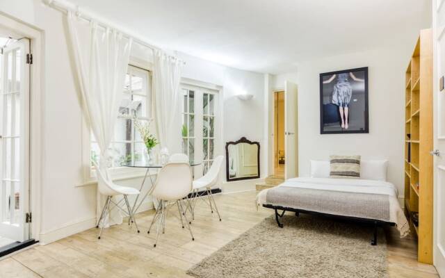 2bed w/ Covered Patio, 5 Mins to Paddington Stn