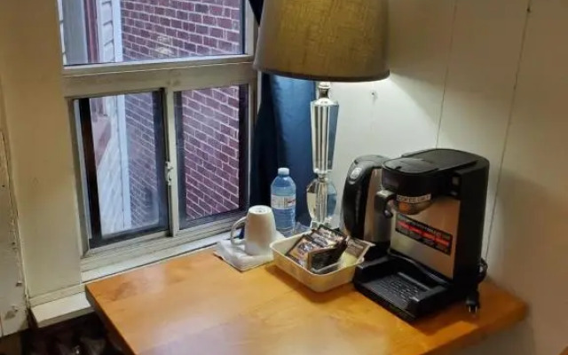 Toronto Little Italy Guest House