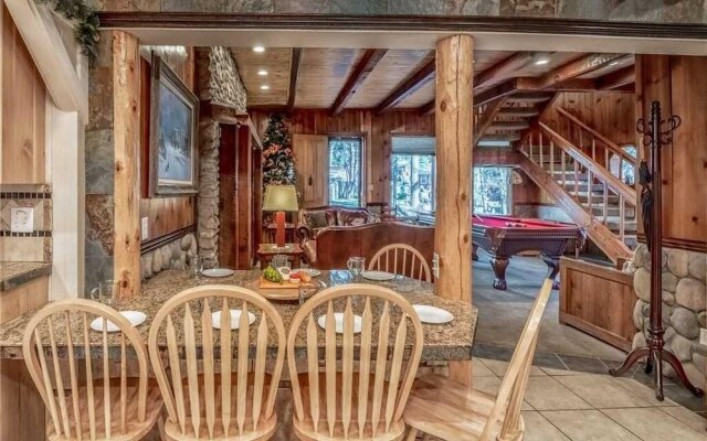 River Bend Lodge - Five Bedroom Cabin