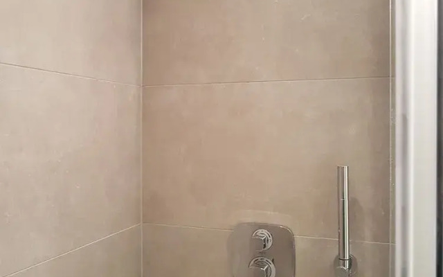 Earls Court Apartment