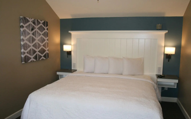 Waterside Suites & Marina