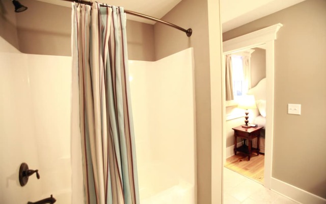 229 King Luxury Suites