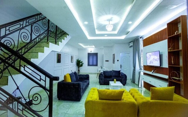 Immaculate 3-bed Duplex Apartment in Lagos