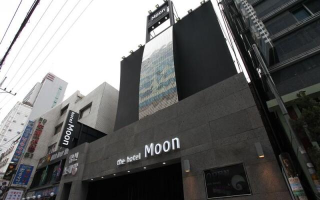 Hotel Moon