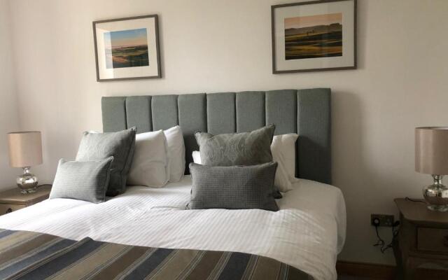 Royal Golf Apartments