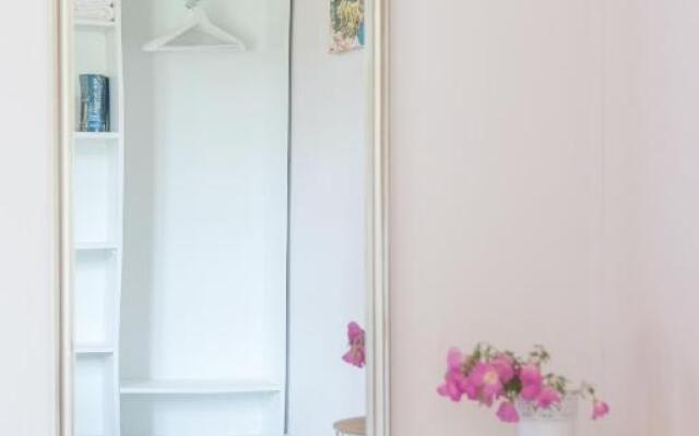 Nikos & Vivi Studios