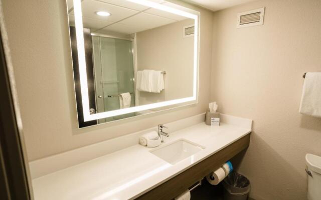 Holiday Inn Express & Suites Knoxville-North-I-75 Exit 112, an IHG Hotel