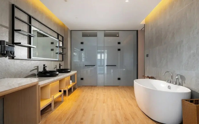Holiday Inn Express Guangzhou Baiyun Airport T2 by IHG