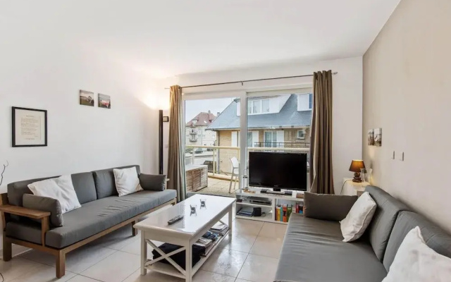Apartment Near Zeedijk Beach