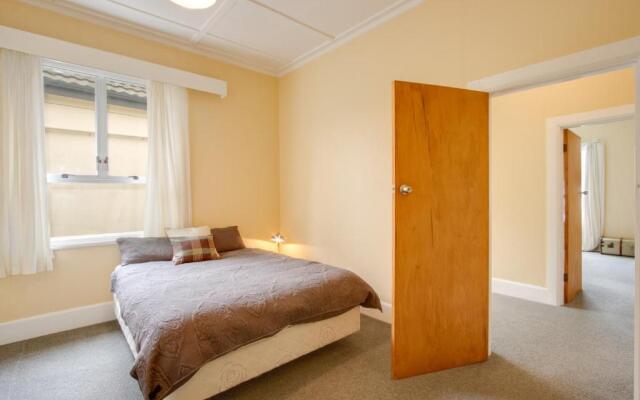 Views on Colenso - Napier Holiday Home