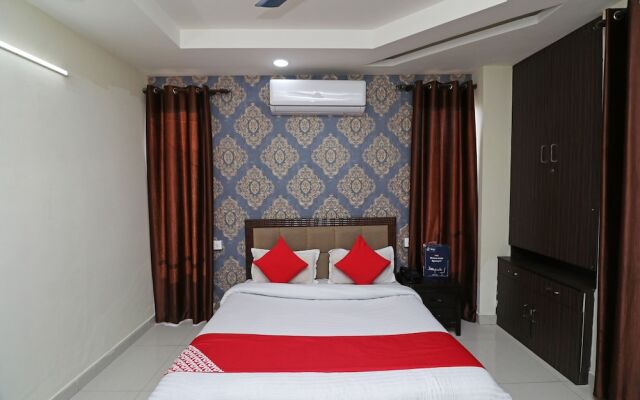 OYO 23660 Nath Residency Guest House