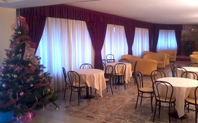 Hotel Miravalle 2000