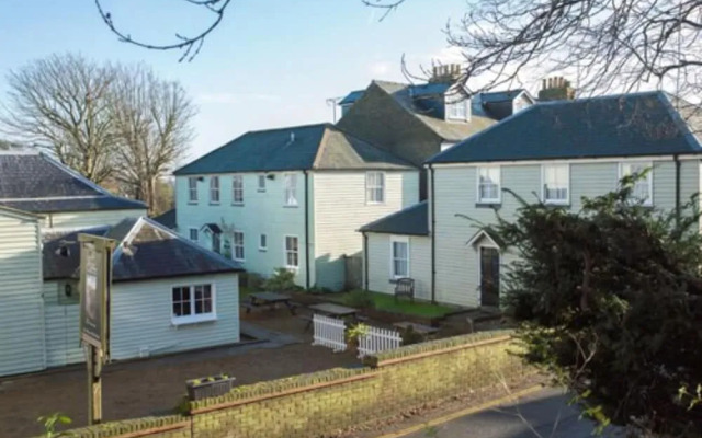 The White Cliffs Hotel