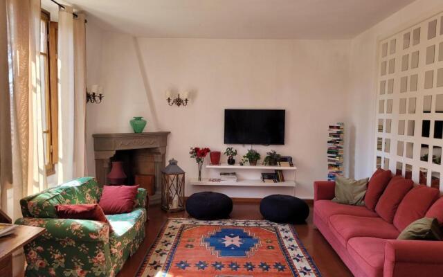 Villa Lia - Apartment in Villa with private garden and Pool