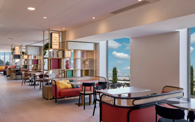 Hampton by Hilton Lyon Airport