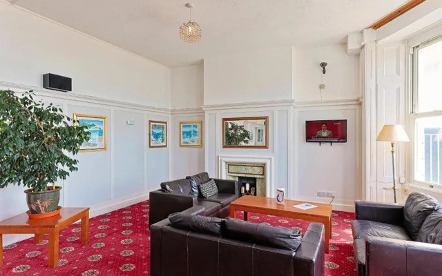 OYO The Southcliff Hotel