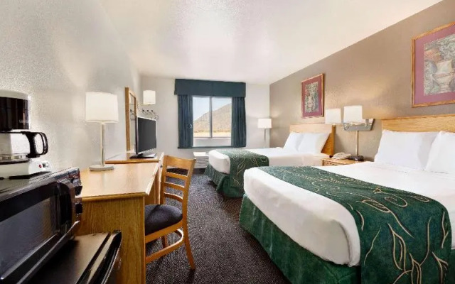Oak Tree Inn Yermo