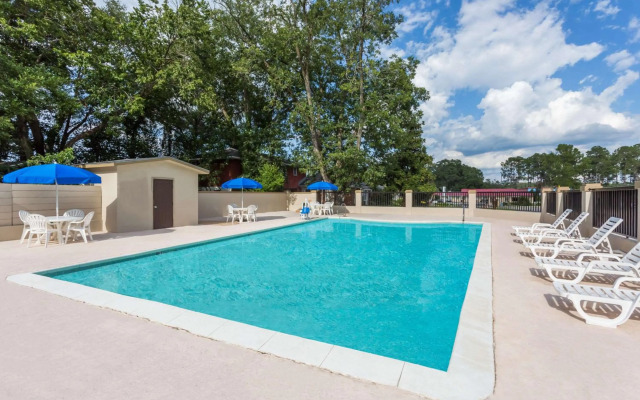 Knights Inn Statesboro