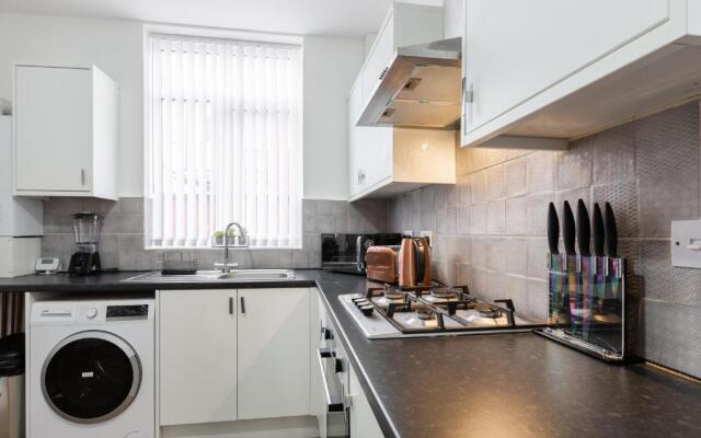 Clayton House - Spacious home near Etihad Stadium