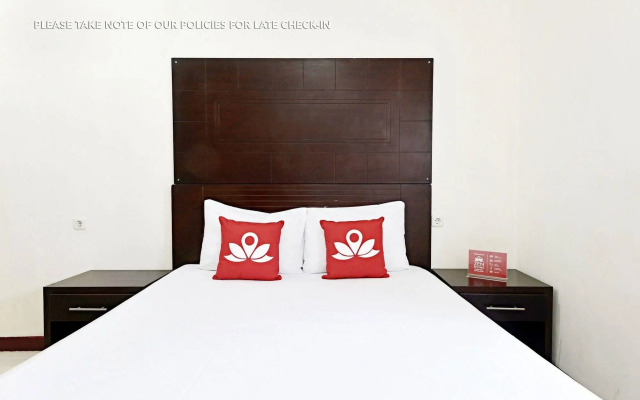 ZEN Rooms Kuningan Tiong