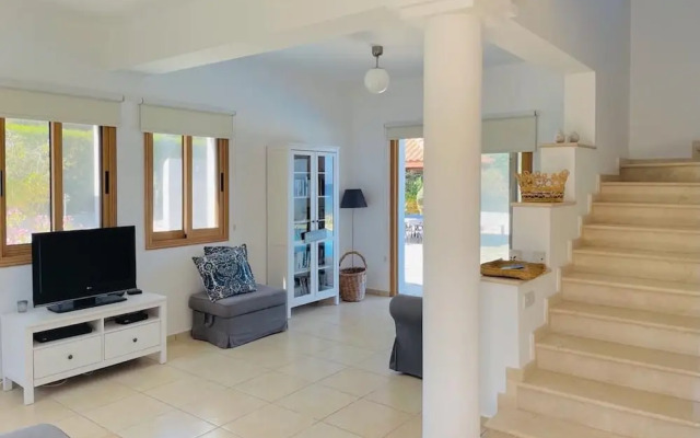 Spacious Luxury Private Sea View Villa