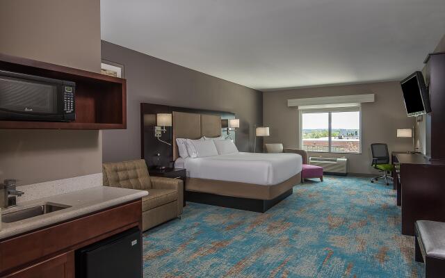 Holiday Inn Express & Suites Norwood