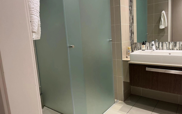 Sandton Skye Unit 702