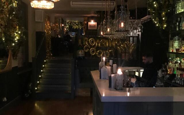 Eurobar Cafe and Hotel