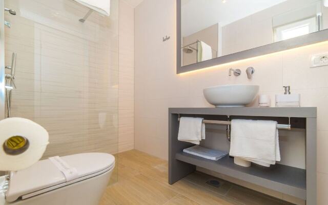 Luxurious Villa in Kaštel Gomilica With Pool