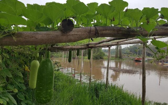 Lang Noi Tan Lap Hotel