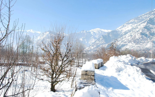 Snow Touch Resort (Shri Nath Group)