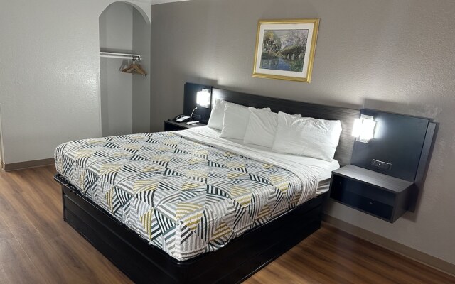 Motel 6 Alvarado, TX