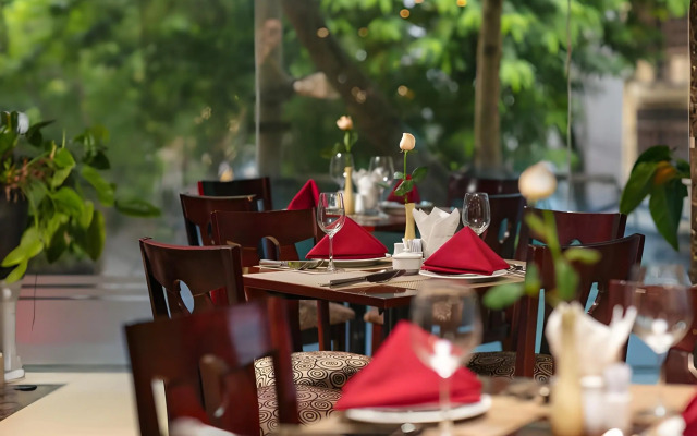 May De Ville Trendy Hotel & Spa