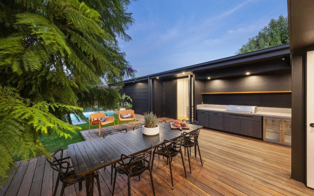 Midnight Sands Luxe Beachside Designer With Pool
