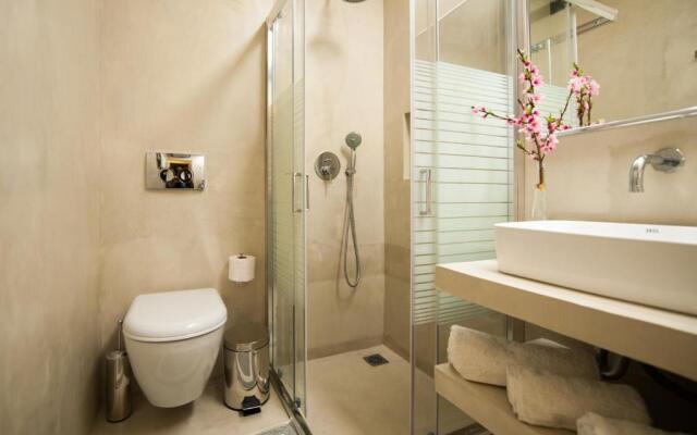 Manto On The Beach Apartments